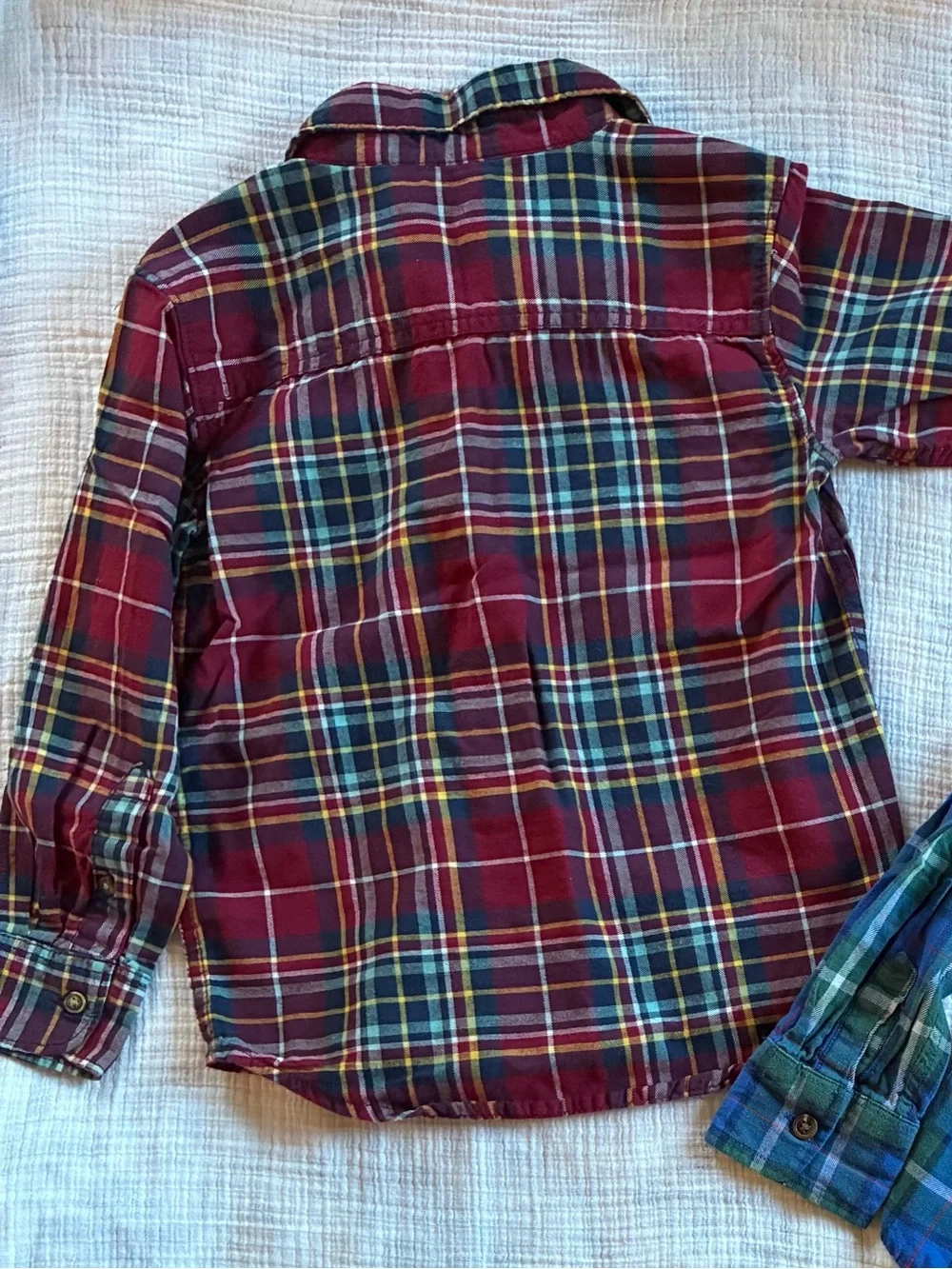 😳3/$15😳 Red Plaid Boys button down Shirt - size 5T